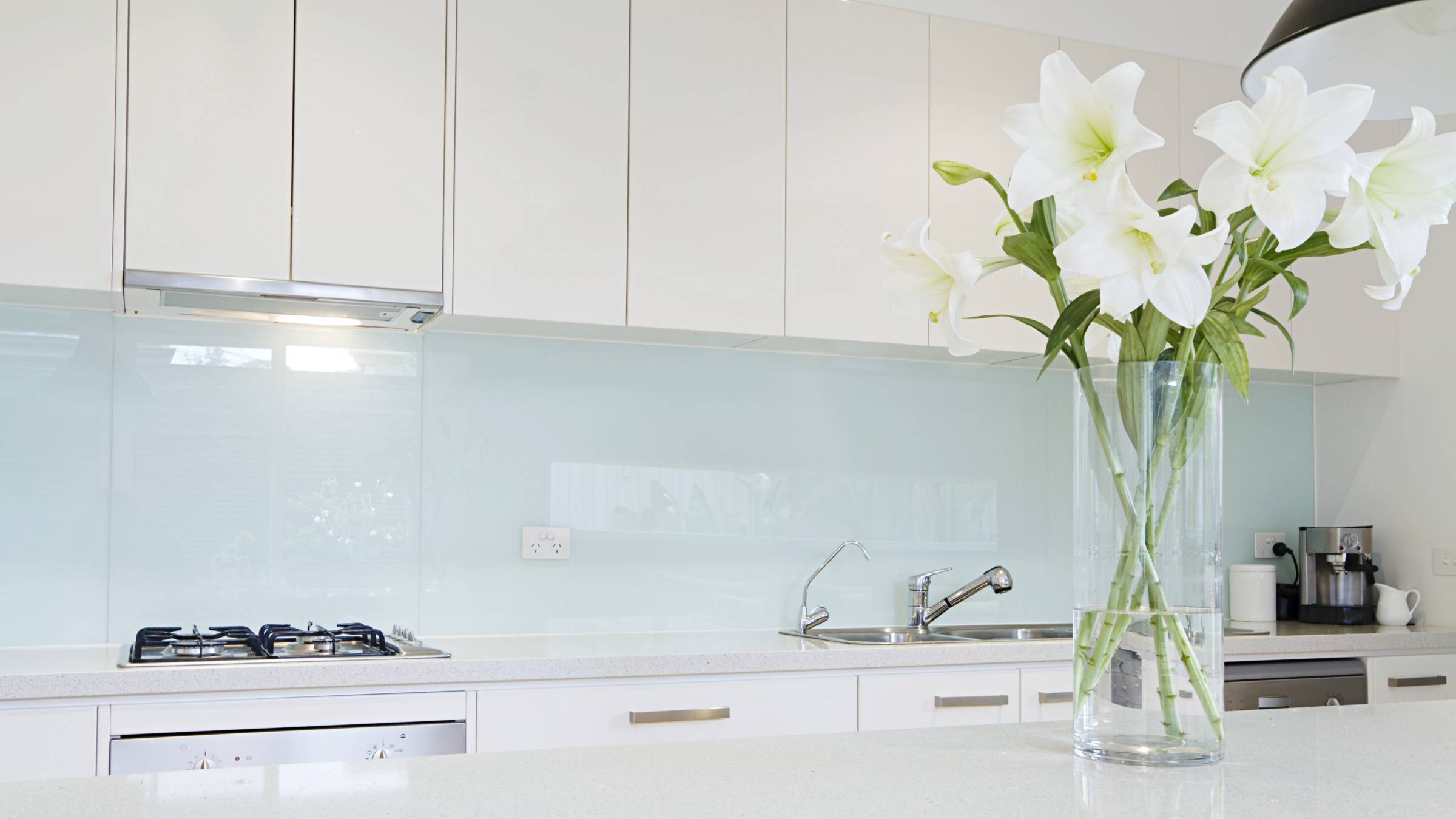 How Much Does Glass Splashback Installation Cost in 2023? Airtasker AU