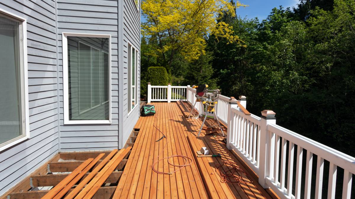 labor cost to resurface deck